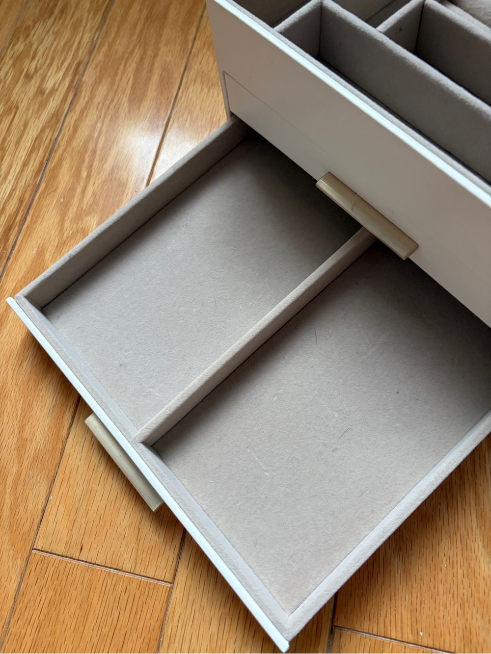 Cream Jewelry Organizer with Multi-Compartment Storage - Picture 5 of 12